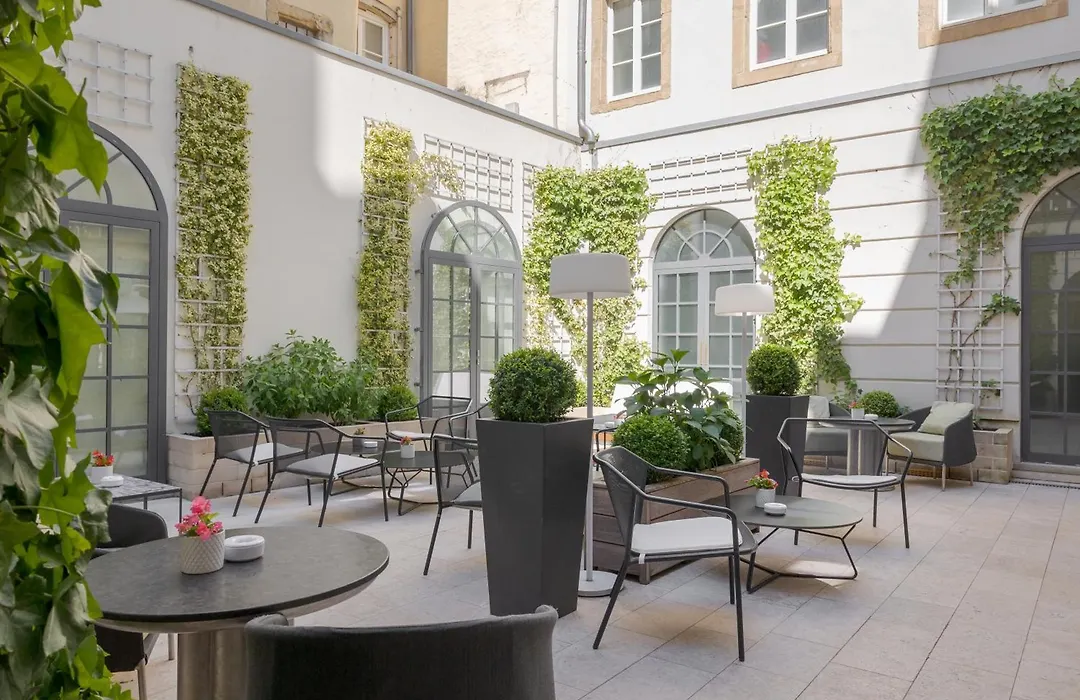Hotel Le Place D'Armes - Relais & Chateaux-1